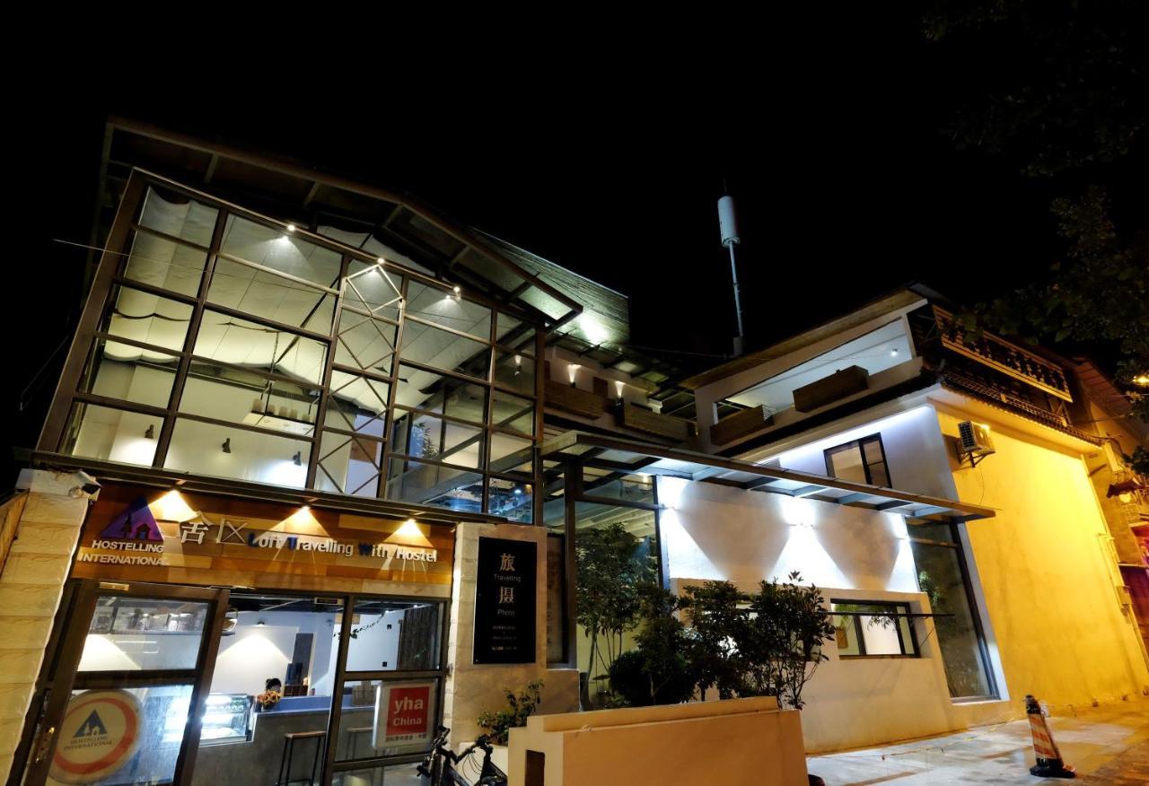 Dali Loft Travelling With Hostel Exterior photo
