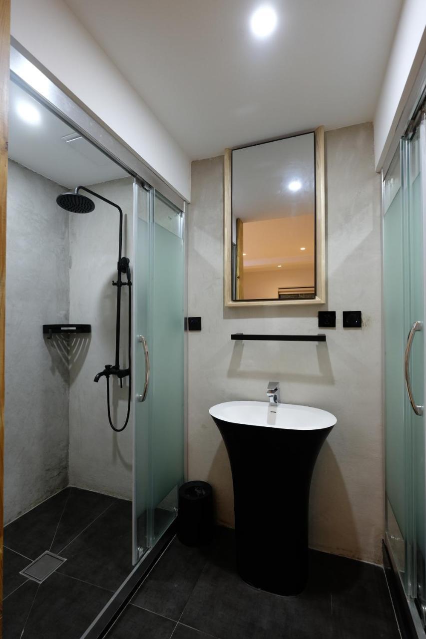 Dali Loft Travelling With Hostel Exterior photo